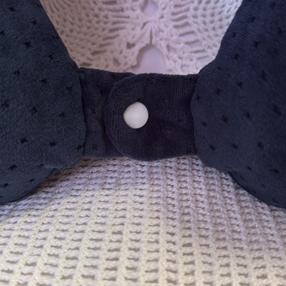 Neck Pillow Memory Foam Comfortable Breathable Front Snap Washable Travel Soft - Picture 5 of 6